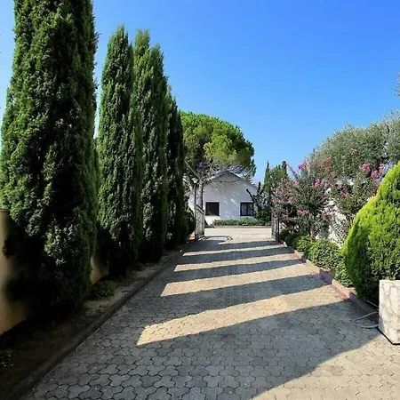 Vila Magnificent Clara With Big Pool *